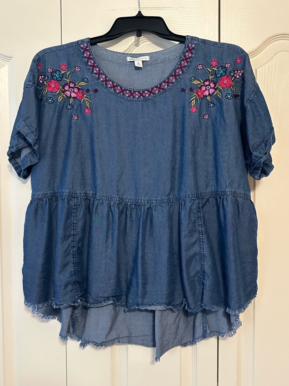 Chico's Blue Embroidered Chambray Peplum Tunic W/Distressed high Low Hem XL